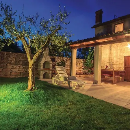 Ferienhaus Stunning In With Kitchen Filipana