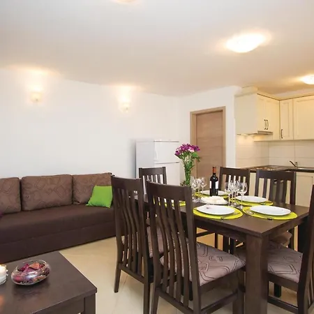 Stunning In With Kitchen *