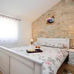 Vikendica Two-bedroom 0 In