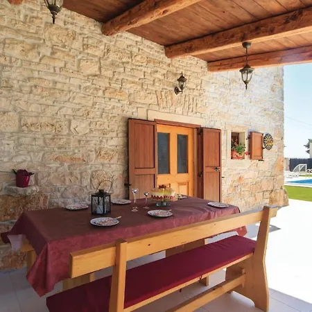 Stunning In With Kitchen