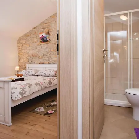 Stunning In With Kitchen * Filipana